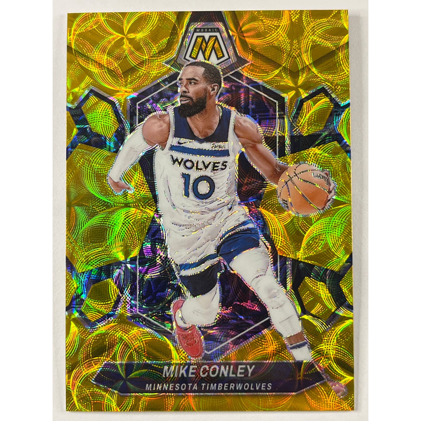 2023-24 Mosaic Mike Conley Gold Scope Prizm /10